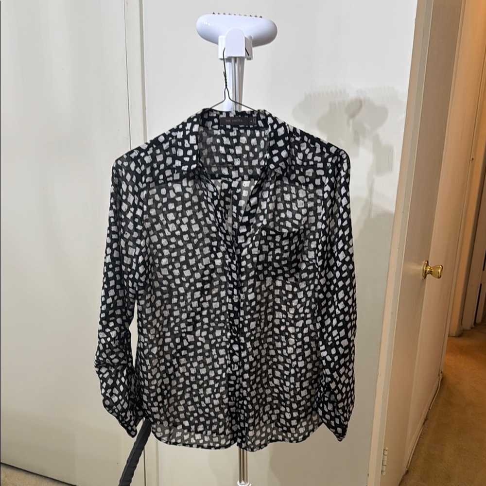 The Limited Black and White Buttoned Notched Collar Blouse